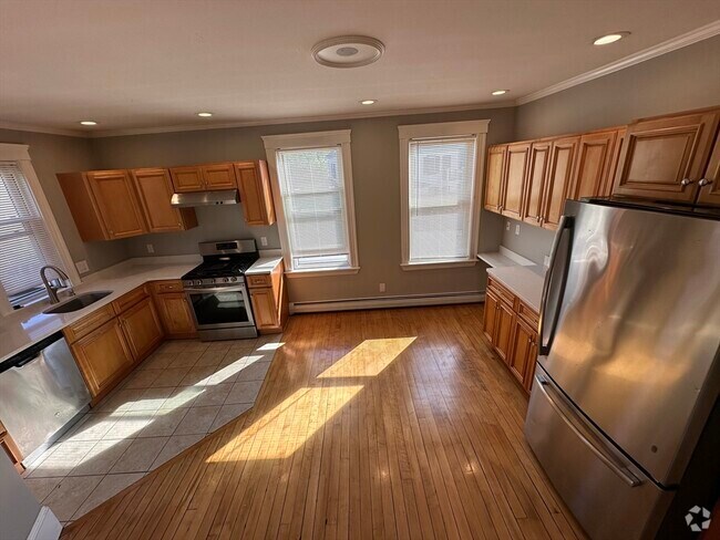 Building Photo - 8 Fowler St Unit 2 Rental