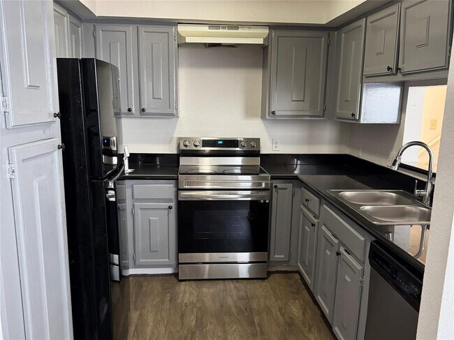 Photo - 11002 Hammerly Blvd Unidad 216 Rental