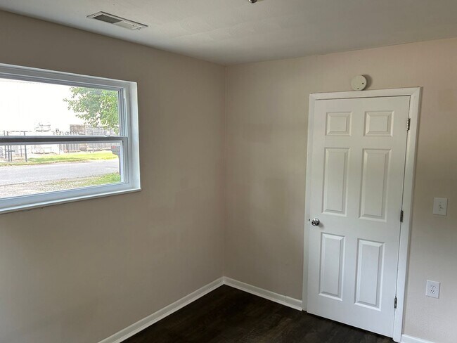 Photo - 1220 Lincoln