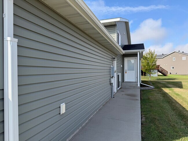Photo - 2420 5th St W
