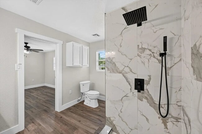 Photo - 1022 Denton Dr