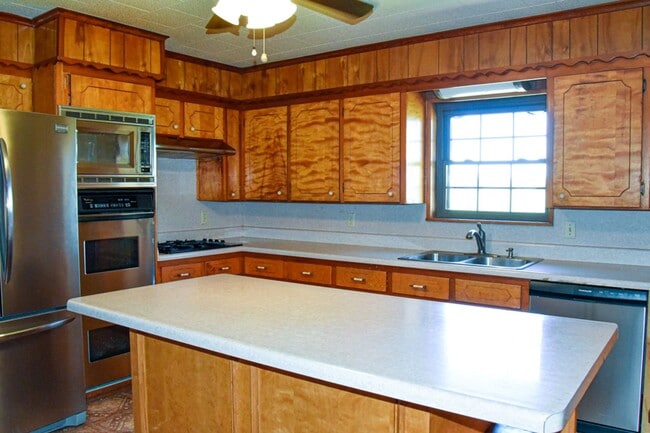 Photo - Cozy 3 Bedroom 2 Bath beautiful brick home...