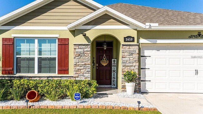 Photo - 1610 Spray Terrace