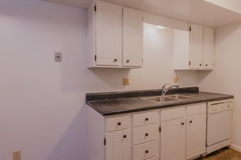 Photo - Sandra Apartments