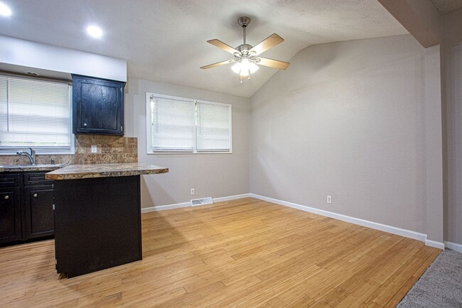 Photo - 3 Bedroom / 1.5 Bath in LaVista!!