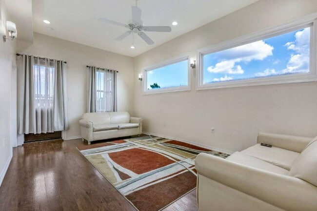 1721 Robert C. Blakes Sr. Dr Unit SI FL3-ID1269264P