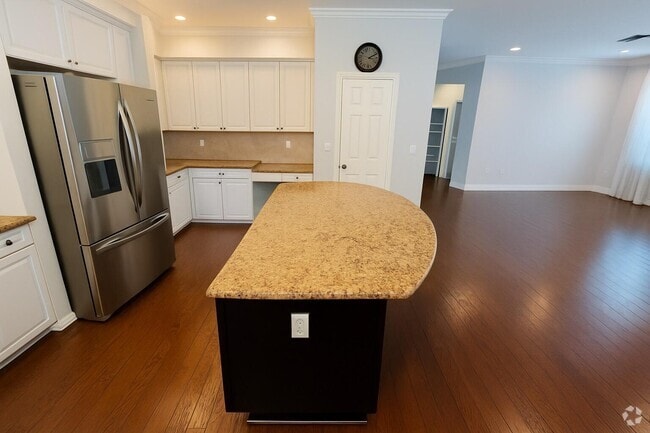 Building Photo - 2768 Shaughnessy Dr Rental
