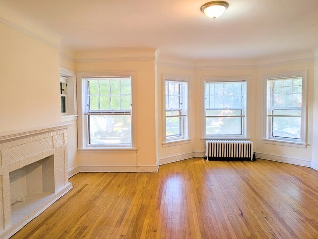 Photo - 725 Hinman Ave Unidad 1W