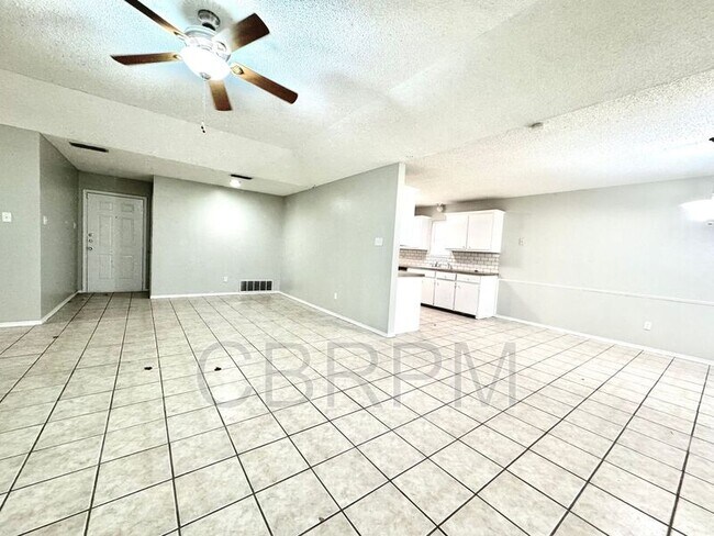 Photo - 1003 Juneau Ave