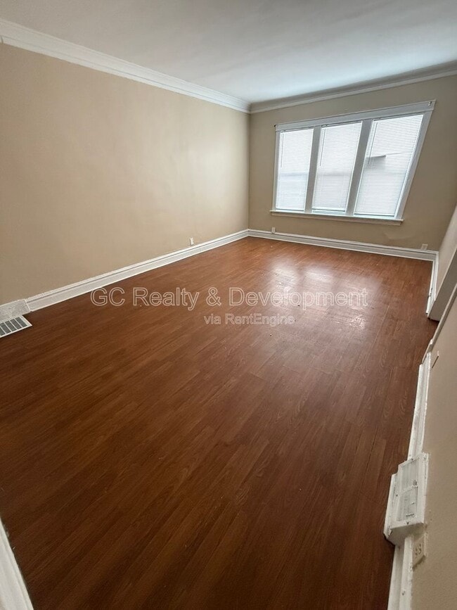 Photo - 8637 S Essex Ave