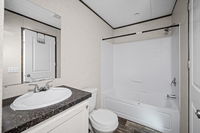 Photo - 423 Silliman St