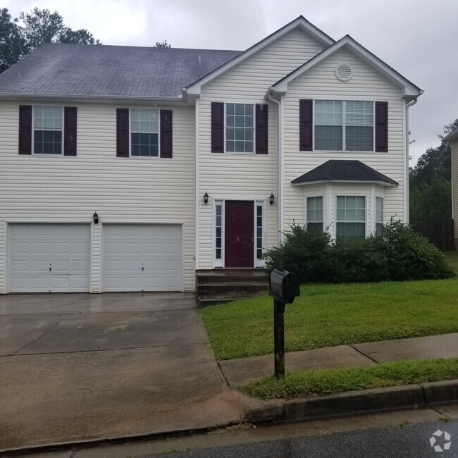 Building Photo - 5 bed/2.5 Bath Close to Fayette County Ope... Rental