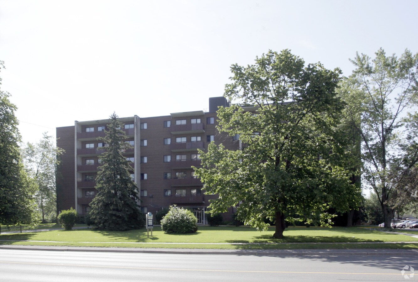 Six-storey mid-rise multifamily building - 1780 Bloor St E