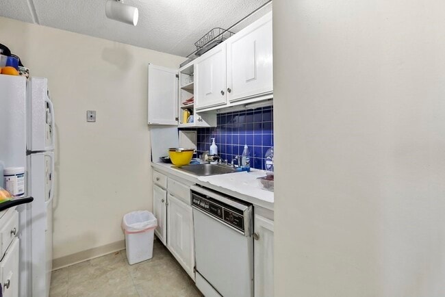 Photo - 12-16-16 Ellery St Unit 303