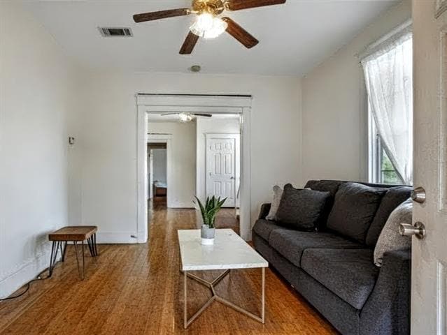 Photo - 4901 Willow St