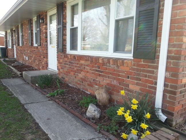 Building Photo - 2507 Clifton Dr