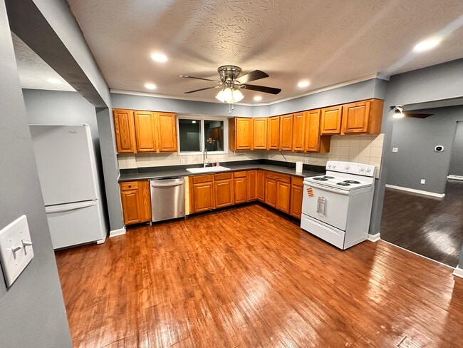 Building Photo - 1240 S 17th St