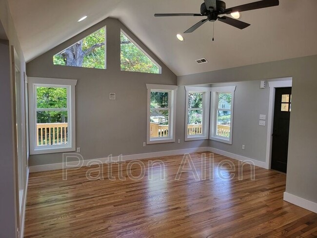 Photo - 295 School Rd E