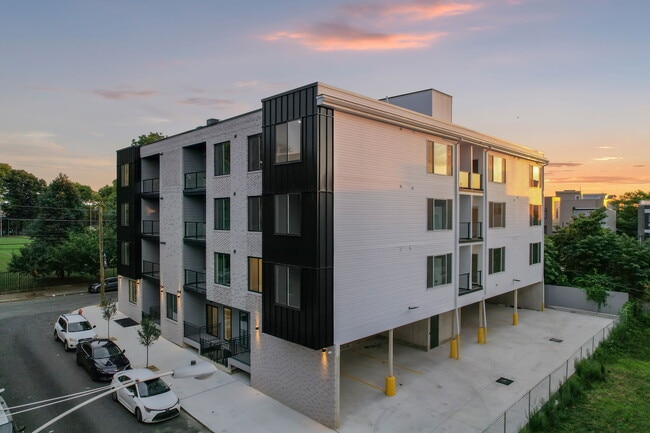 Photo - 2625 W Jefferson St