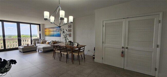 90 Edgewater Dr Unit 1219