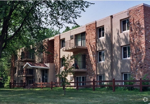 Building Photo - Elmwood Apartments