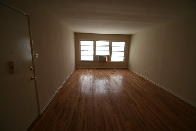 Photo - 1027 S Wooster St Unit #6