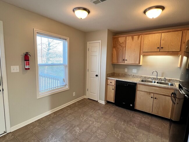Photo - 533 Patriot Park Ct