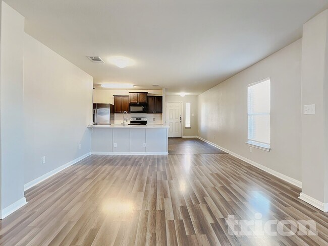 Photo - 1405 Breanna Ln