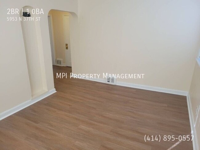Photo - 5953 N 37th St