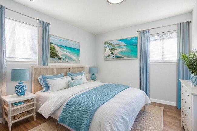 Bedroom 3BR 800SF - Privately Owned Crestwood Gardens!