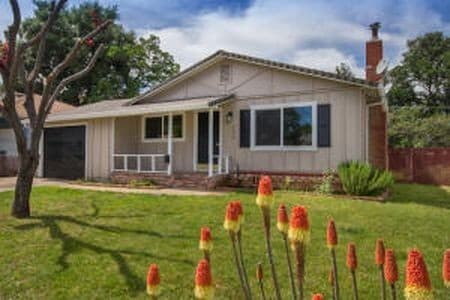Charming home in great neighborhood - Charming home in great neighborhood