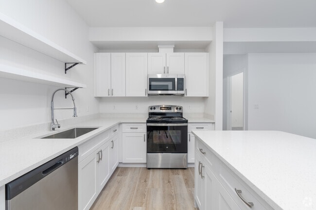 1BR, 1BA - 751SF Kitchen