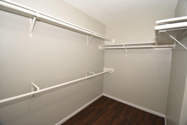 Photo - 9007 Woodleigh Dr