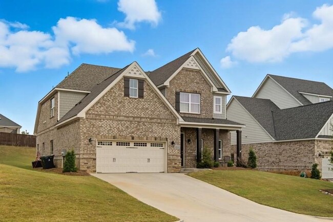 Building Photo - Exceptional Home in Donahue Ridge!