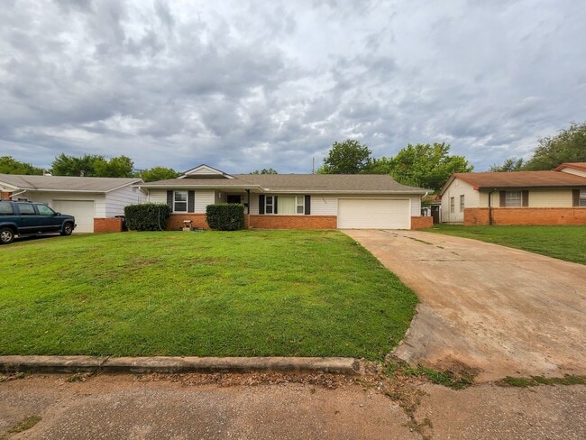 Photo - 1304 Thompson Dr