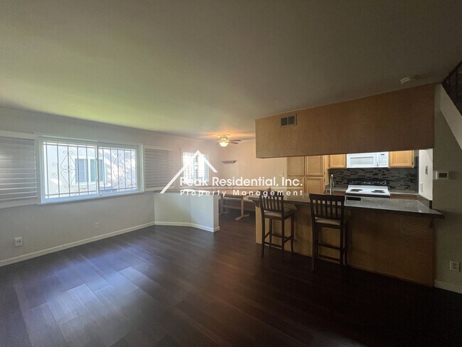 Photo - 2bd/1ba Condo with 1 Car Garage- Minutes F...