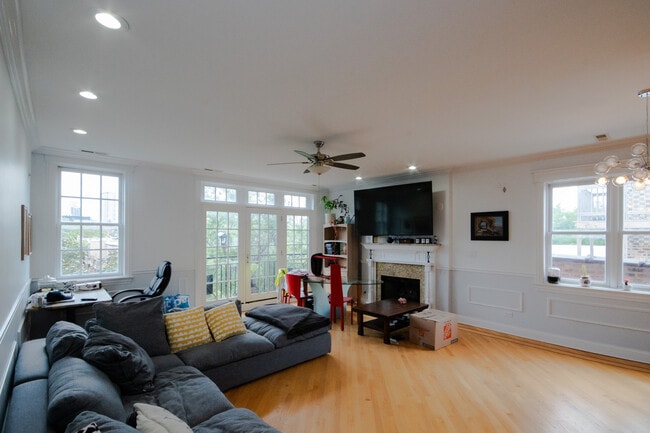 3504 N Fremont St