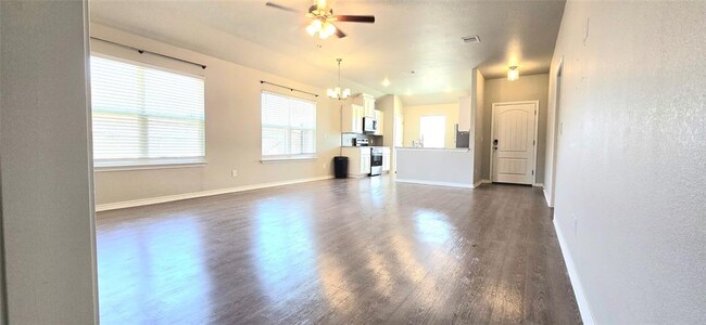 Building Photo - 136 Mike Warner Dr