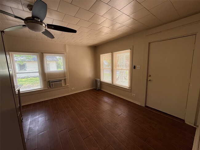 Photo - 2812 Angier Rd