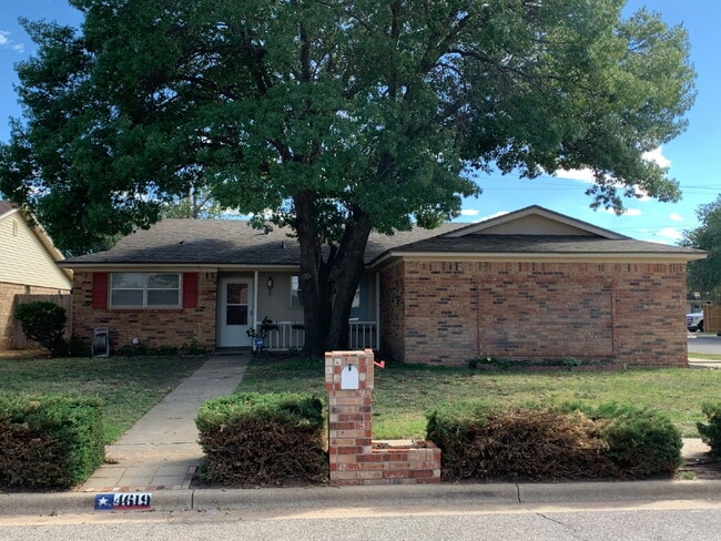 Photo - Beautiful Home in a Well Established Neigh...