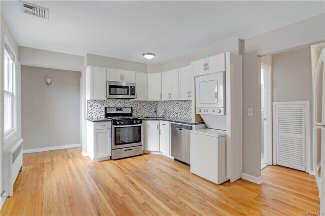 Photo - 204 Alpine Pl Apartments Unit 2