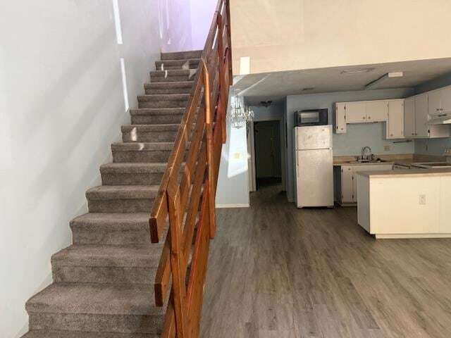 Photo - 2100 Continental Ave