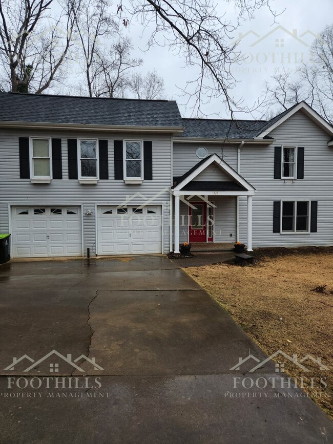 Lakefront Home with Covered 2-Slip Dock! &... - Lakefront Home with Covered 2-Slip Dock! &...