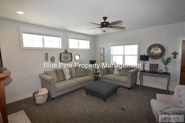 Photo - 705 Birmingham Ln