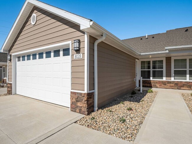 Building Photo - Redwood Groveport Rental