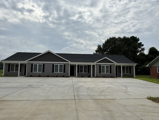 Building Photo - 612 S Powell Ave Rental