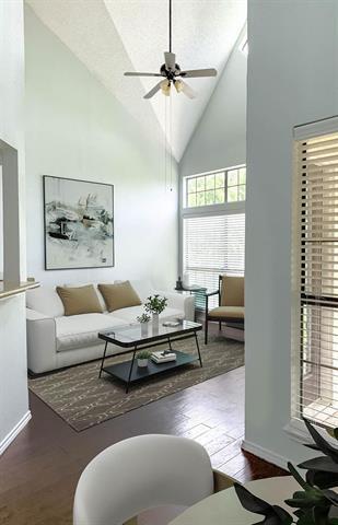 Photo - 9601 Forest Ln Unidad 1024