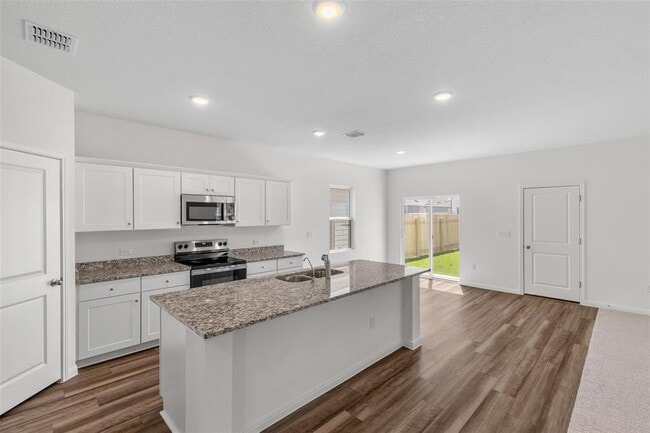 Photo - 140 Mullen Wy