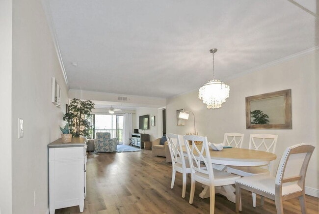 Photo - 1001 Seafarer Cir Unit 303