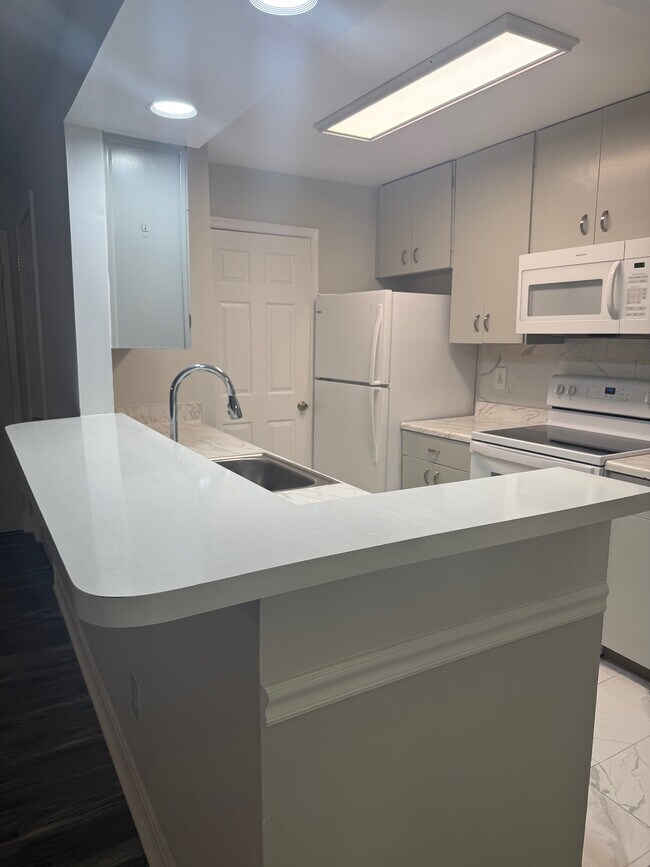 Kitchen - 13700 Modrad Way Unit 8A-12